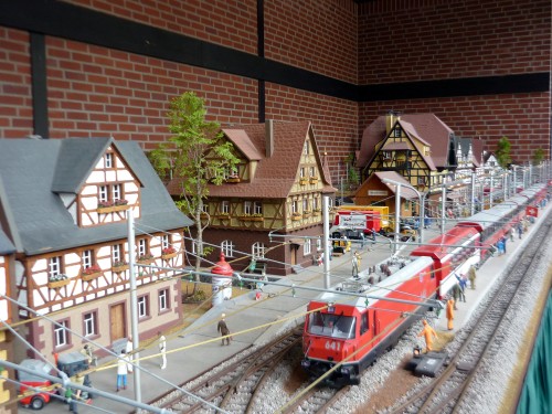 Anlage Meckenheim mit RhB Bernina-Express - Zug