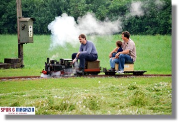 Fahrbetrieb auf der Auenanlage.