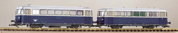 BB Triebwagen der Epoche III in blau/creme