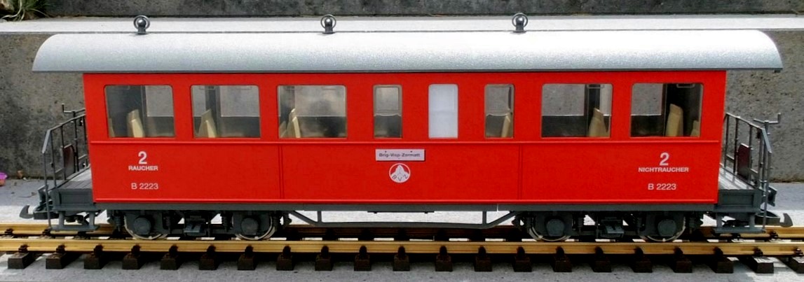 Von 11 kv - Torsten Schöler gibt es zur BVZ Balkonlok auch die passenden Wagen für die Brig-Visp-Zermatt Bahn. 
