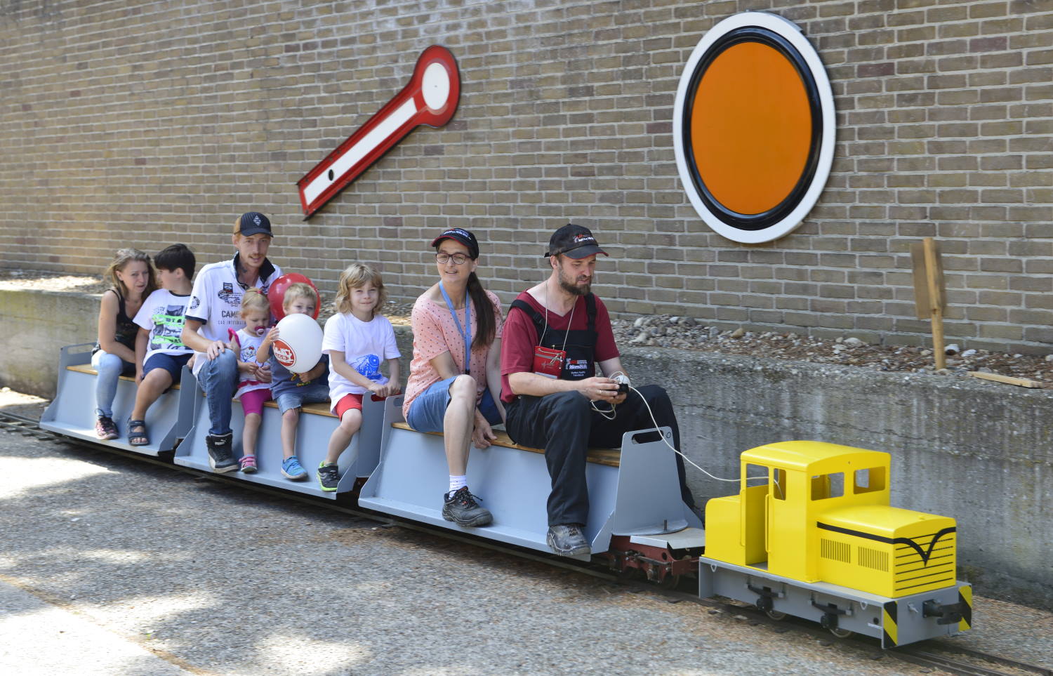 Unsere 7 1/4 Zoll Bahn im Einsatz bei groer Hitze im August 2018. Rund um das Domizil beim Sptsommerfahrtag. 